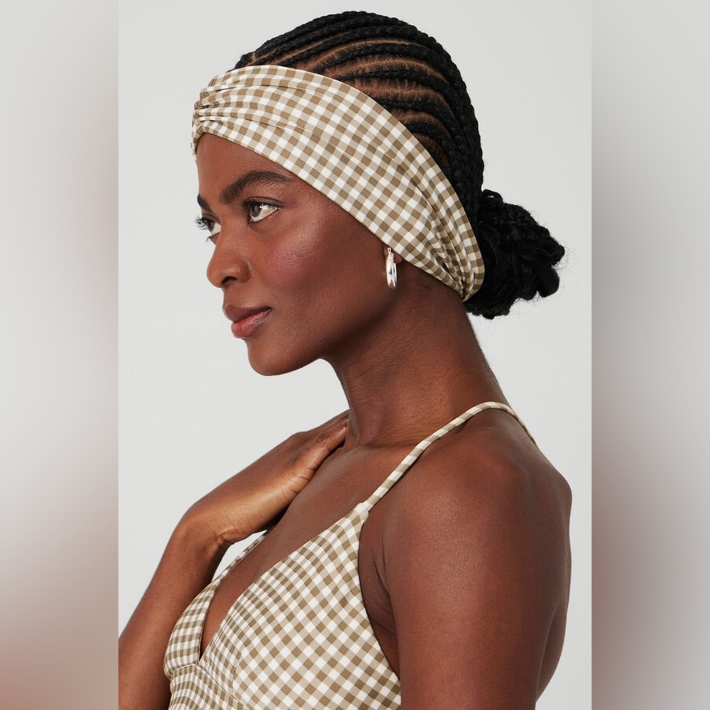 Alo Yoga Airlift Gingham Headband